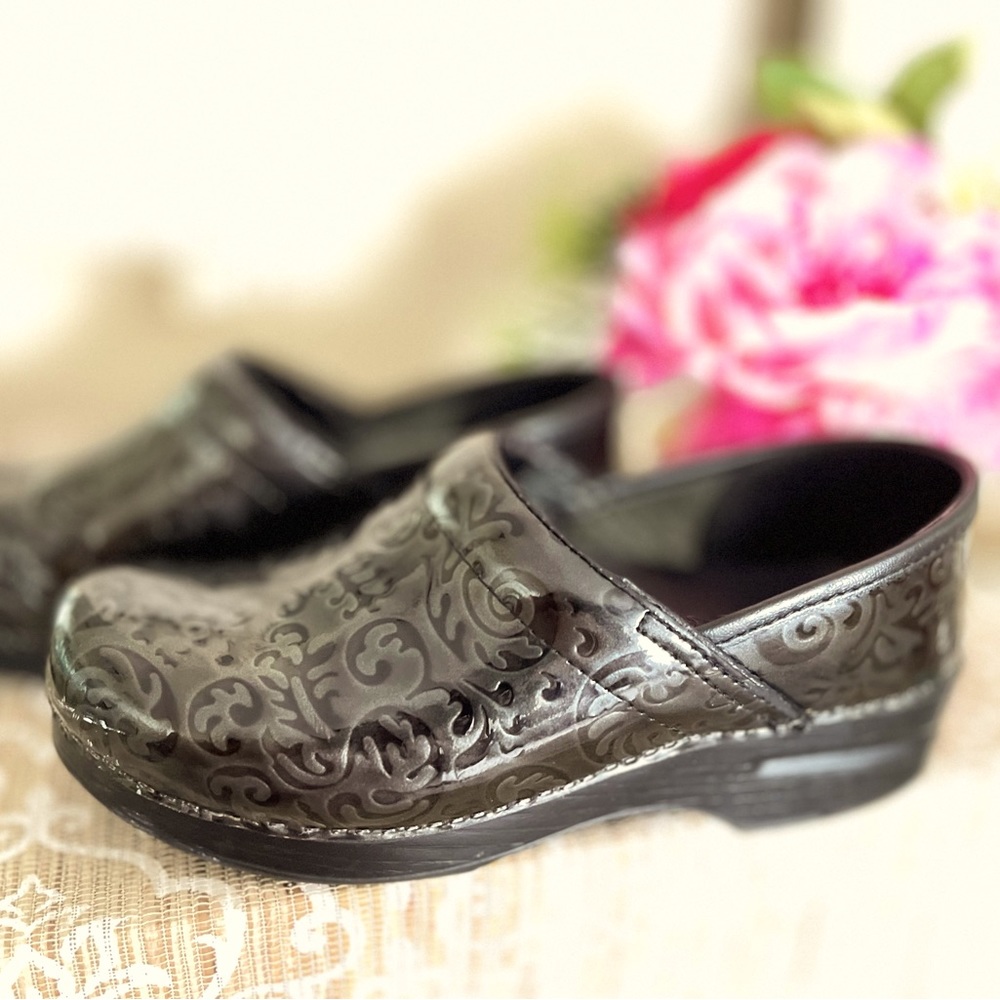 Dansko size 39